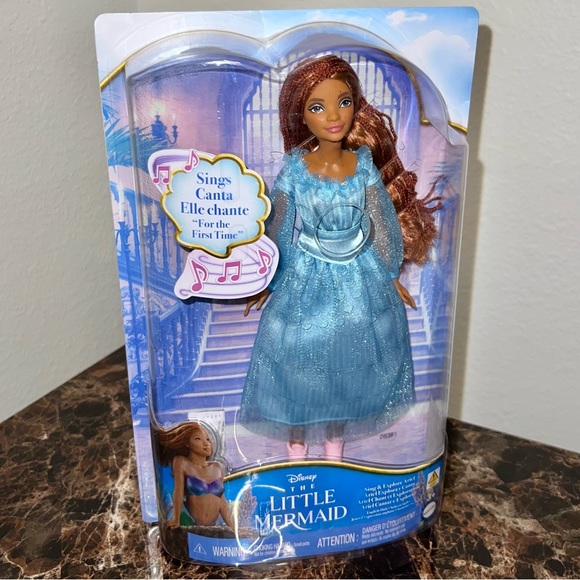 The Little Mermaid Sing & Explore Ariel Doll - Picture 8 of 9
